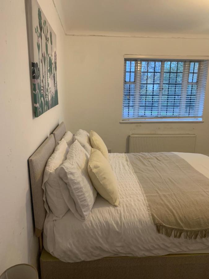 Wandsworth, South London Deluxe King Room 1 Extérieur photo